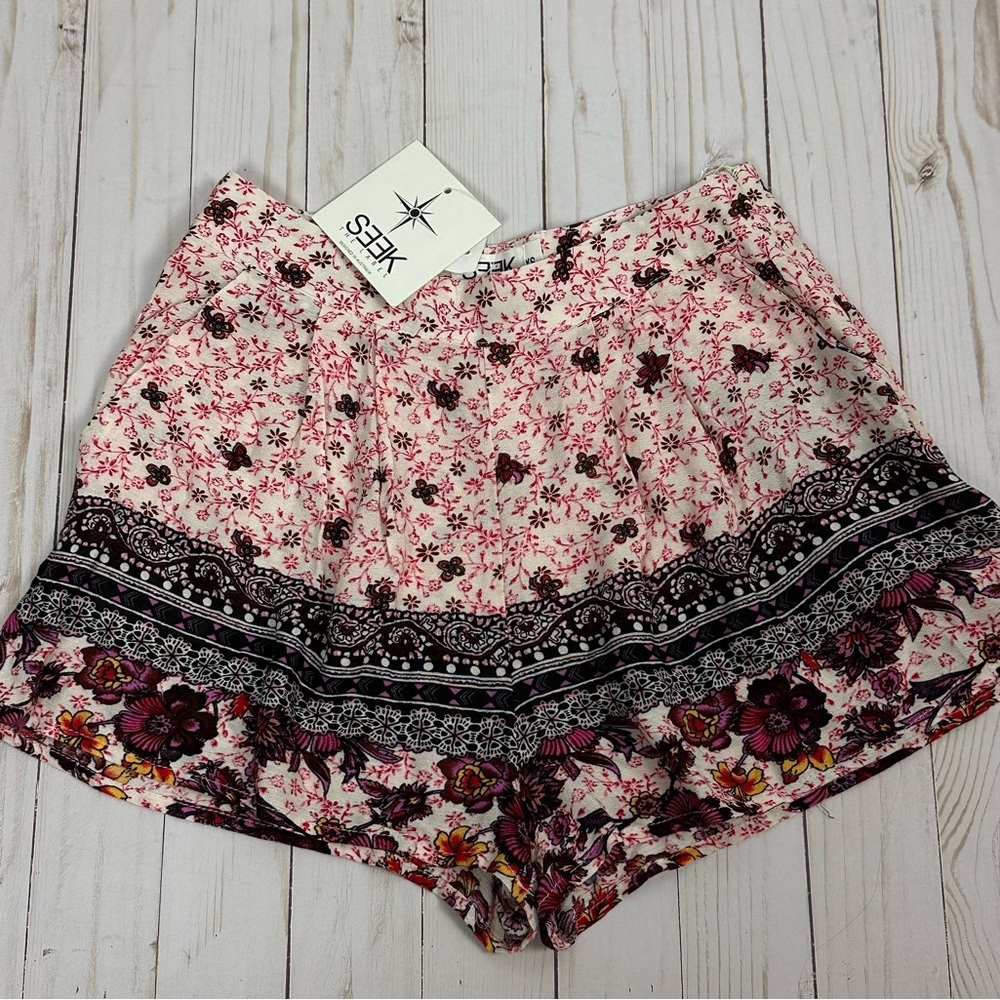 SEEK THE LABEL Australia NWT - floral print high waisted shorts - size XS